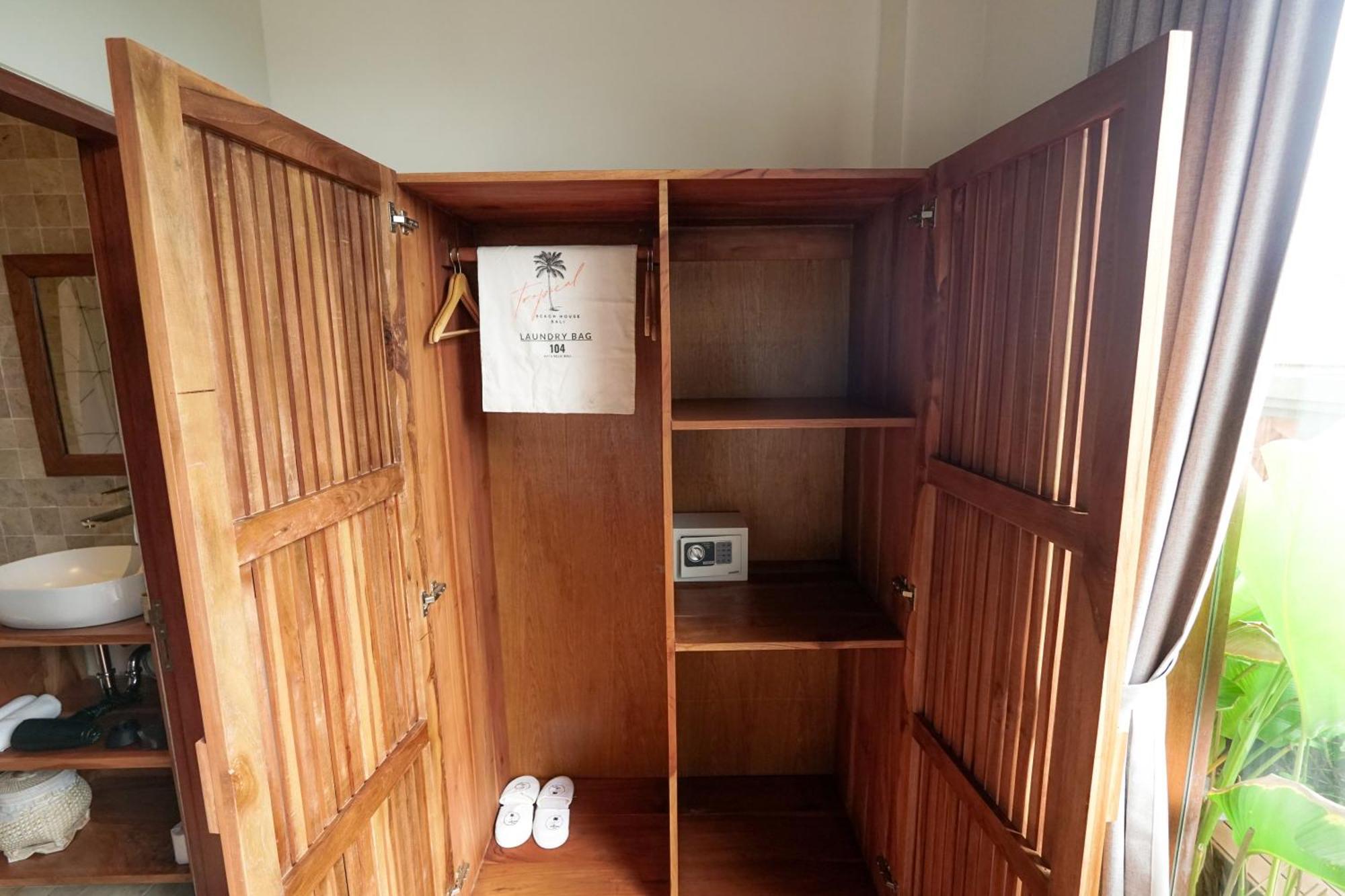 Tropical Beach House Bali Seminyak Rum bild